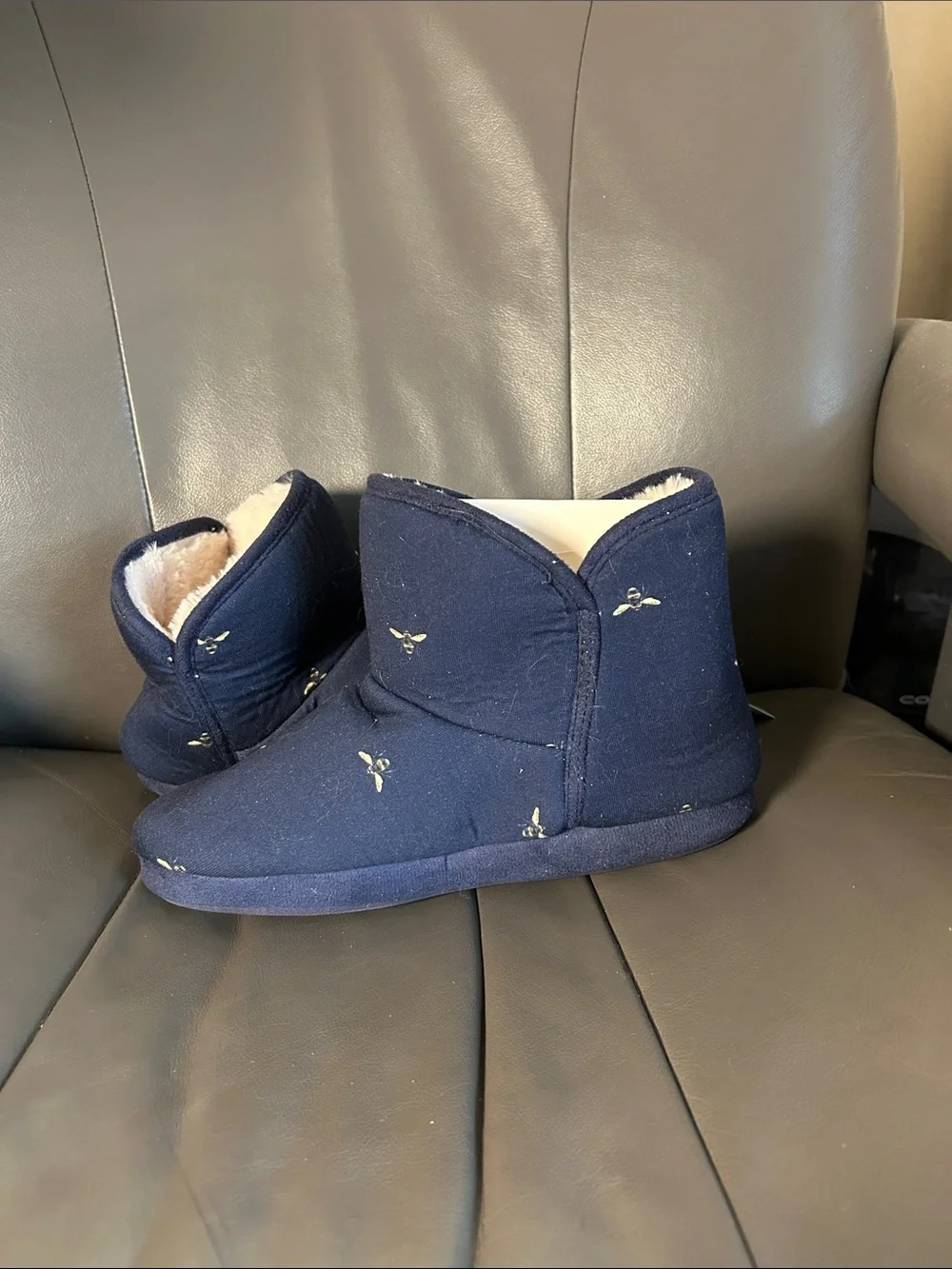 Joules Cabin Navy Bee Print Bootie Slippers